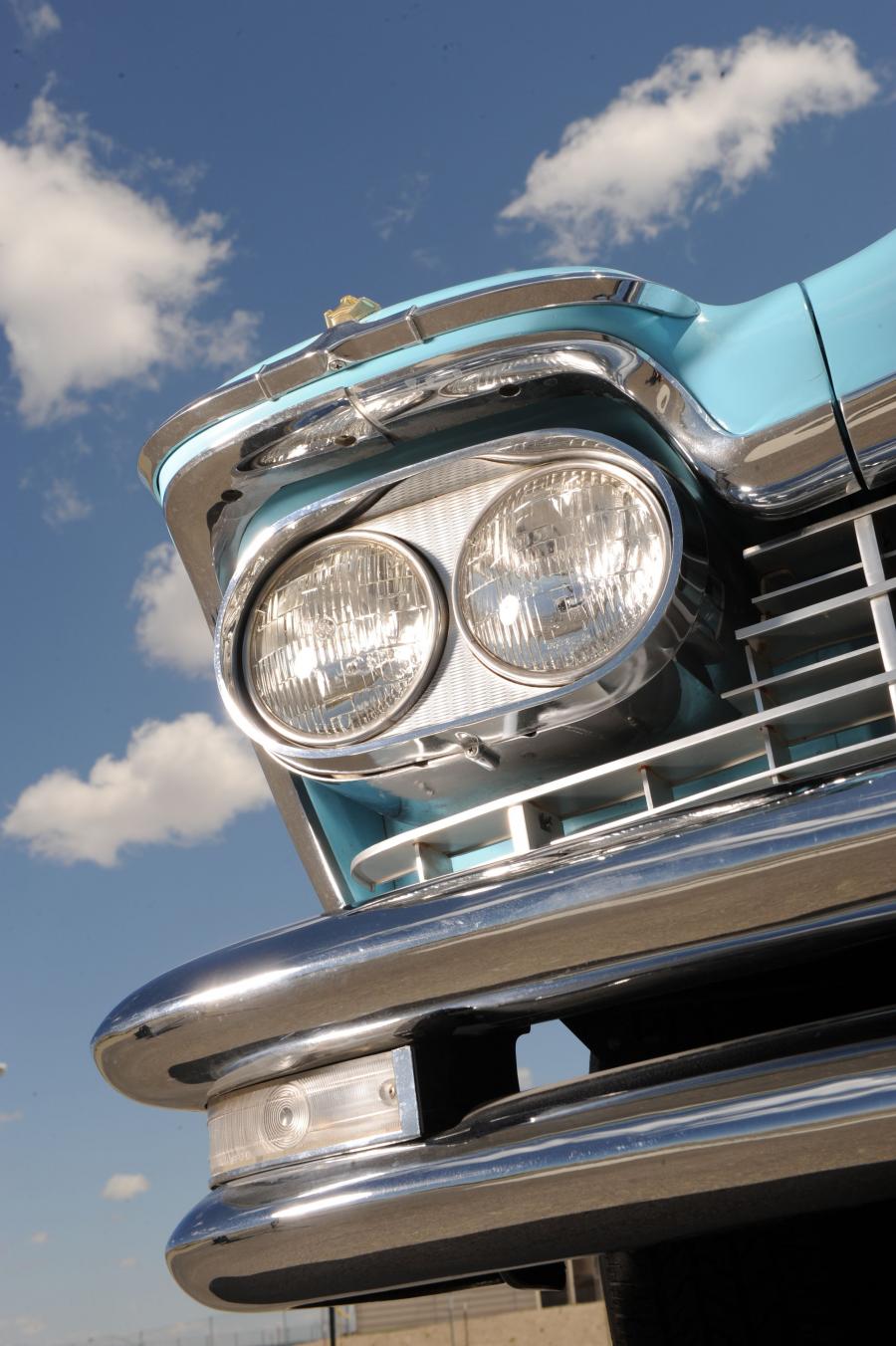  Chrysler Imperial Crown Convertible 1957 года  (фото 10 из 19)
